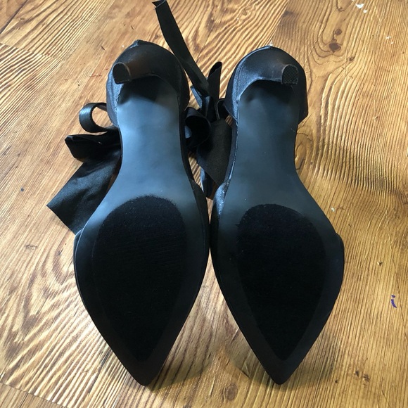Just fabulous black satin heel with a bow - Picture 3 of 3